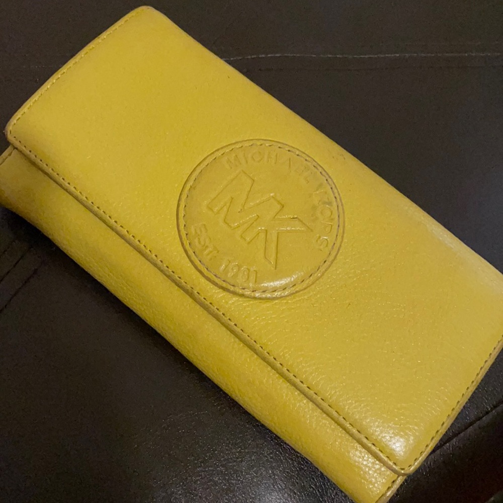 Yellow Michaels kors wallet